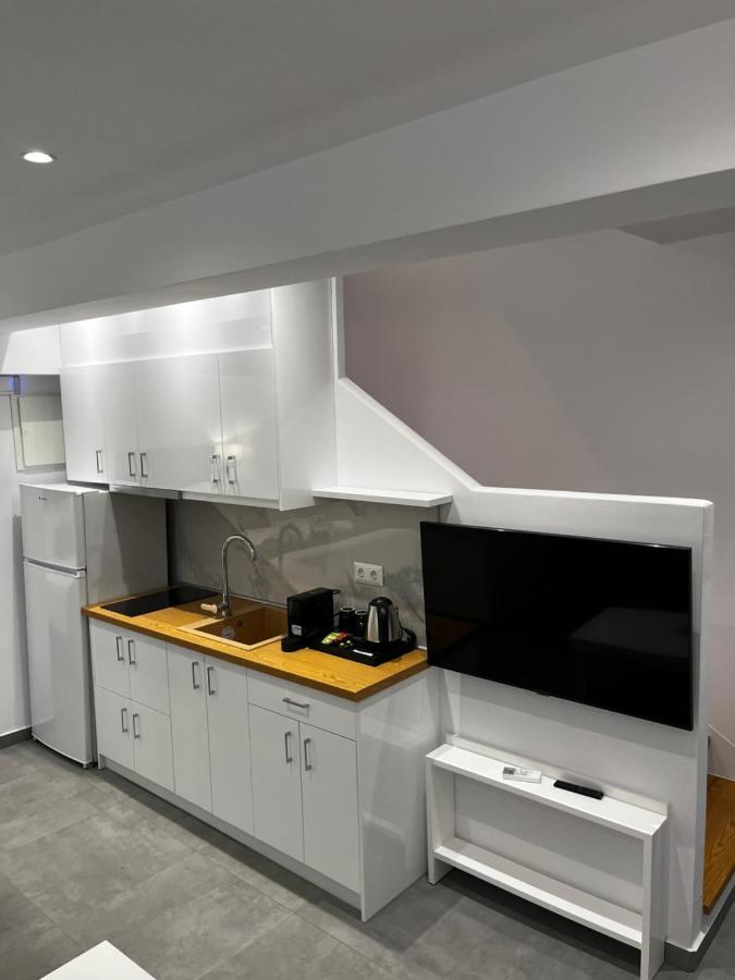 Ocean Blue Suites Иериссос Экстерьер фото