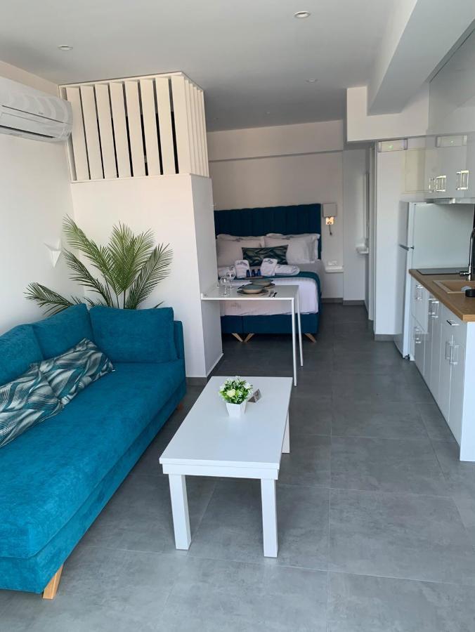 Ocean Blue Suites Иериссос Экстерьер фото